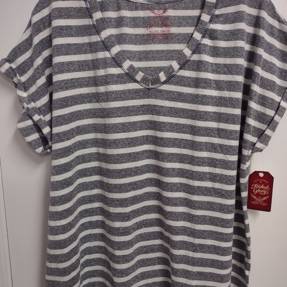 Faded Glory Gray striped Top - Picture 2 of 5
